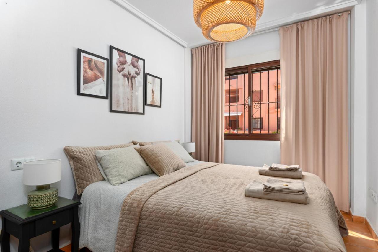 La Dama Apartment Торевиеха Екстериор снимка